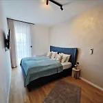 Riverwave Apartmant & Private Garage Apartamento