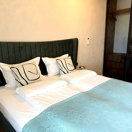 Riverwave Apartmant & Private Garage דירה סראייבו