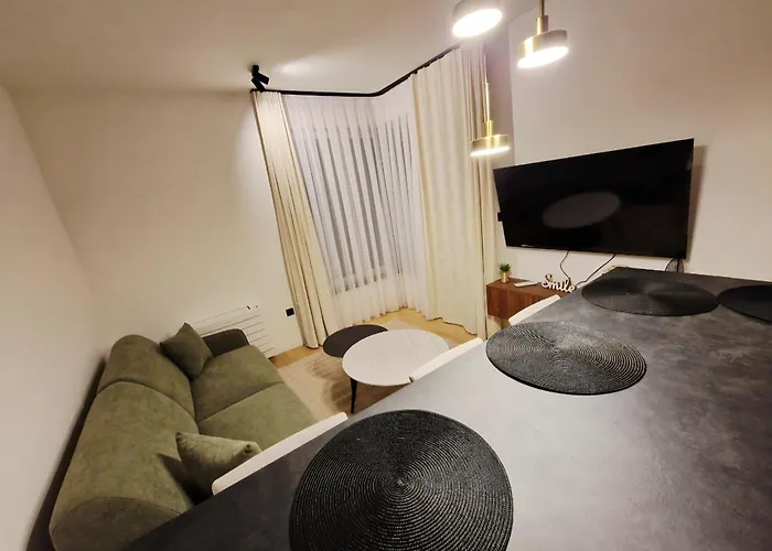 דירה Riverwave Apartmant & Private Garage סראייבו